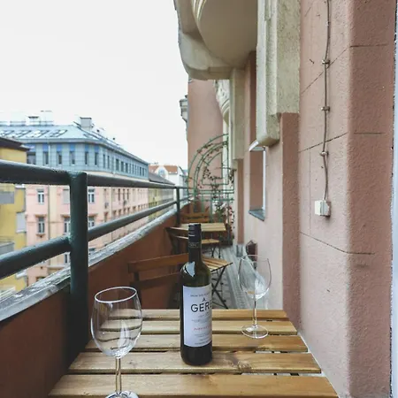 Center Lovely Balcony Flat Appartement