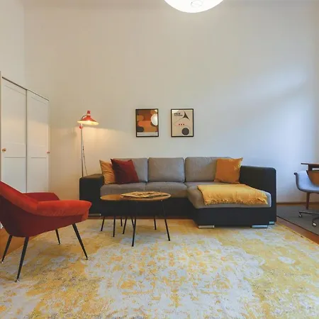 Center Lovely Balcony Flat Apartament