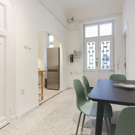 Apartament Center Lovely Balcony Flat