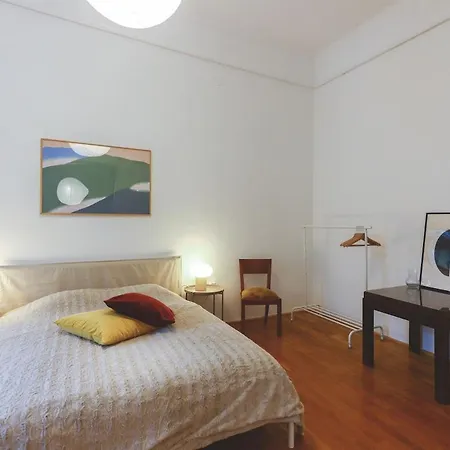 Center Lovely Balcony Flat