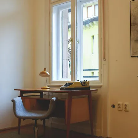 Center Lovely Balcony Flat Apartament