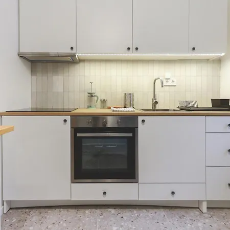 Center Lovely Balcony Flat