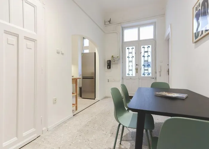 Appartement Center Lovely Balcony Flat