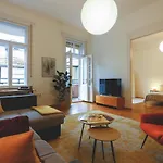 Center Lovely Balcony Flat Lägenhet